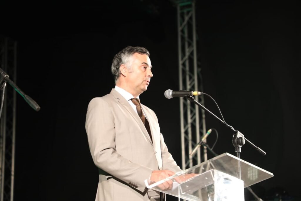 Ministro da Educação, Ciência e Inovação de Portugal, Frnando Alexandre, discursa em Luanda nas comemorações do Dia de Portugal, de Camões e das Comunidades Portuguesas em 2024.