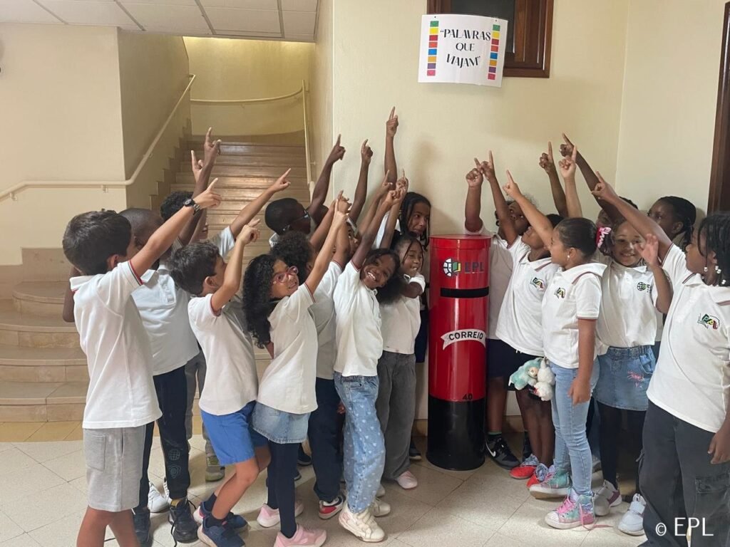 alunos inauguram rua na Escola Portuguesa de Luanda