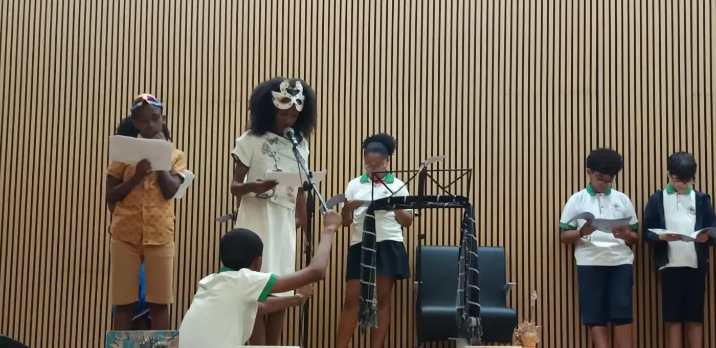 Alunos da Escola Portuguesa de Cabo Verde em lçeitura