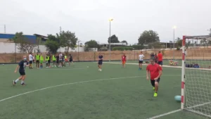 Jogo de futebol com alunos e professores e funcionários no Colégio S. Francisco de Assis