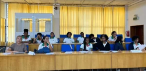 Alunos da EP Cabo Verde participam no fórum "25 de Abril e Cabo Verde: da Revolução à Democracia